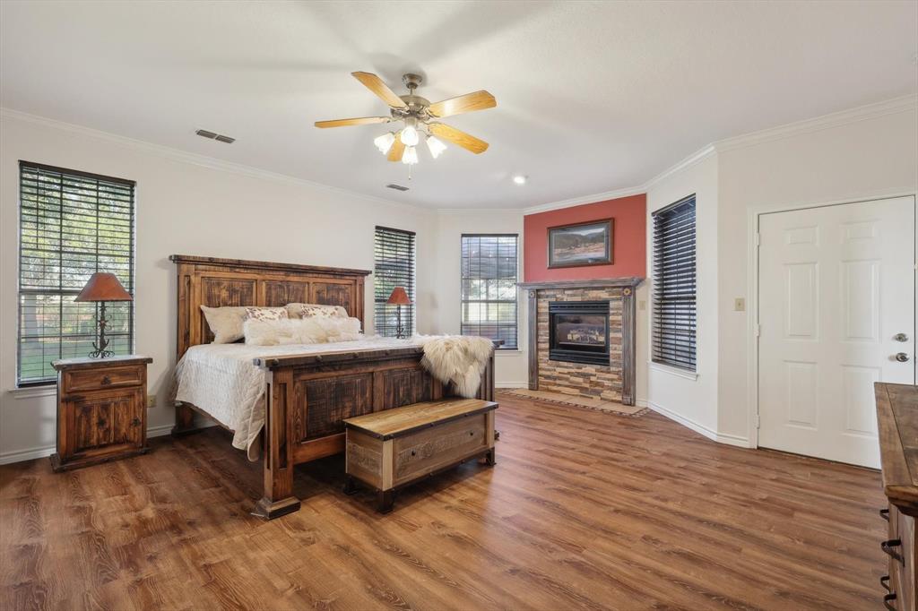 Pilot Point, Texas, 76258, United States, 4 Bedrooms Bedrooms, ,4 BathroomsBathrooms,Residential,For Sale,1974157