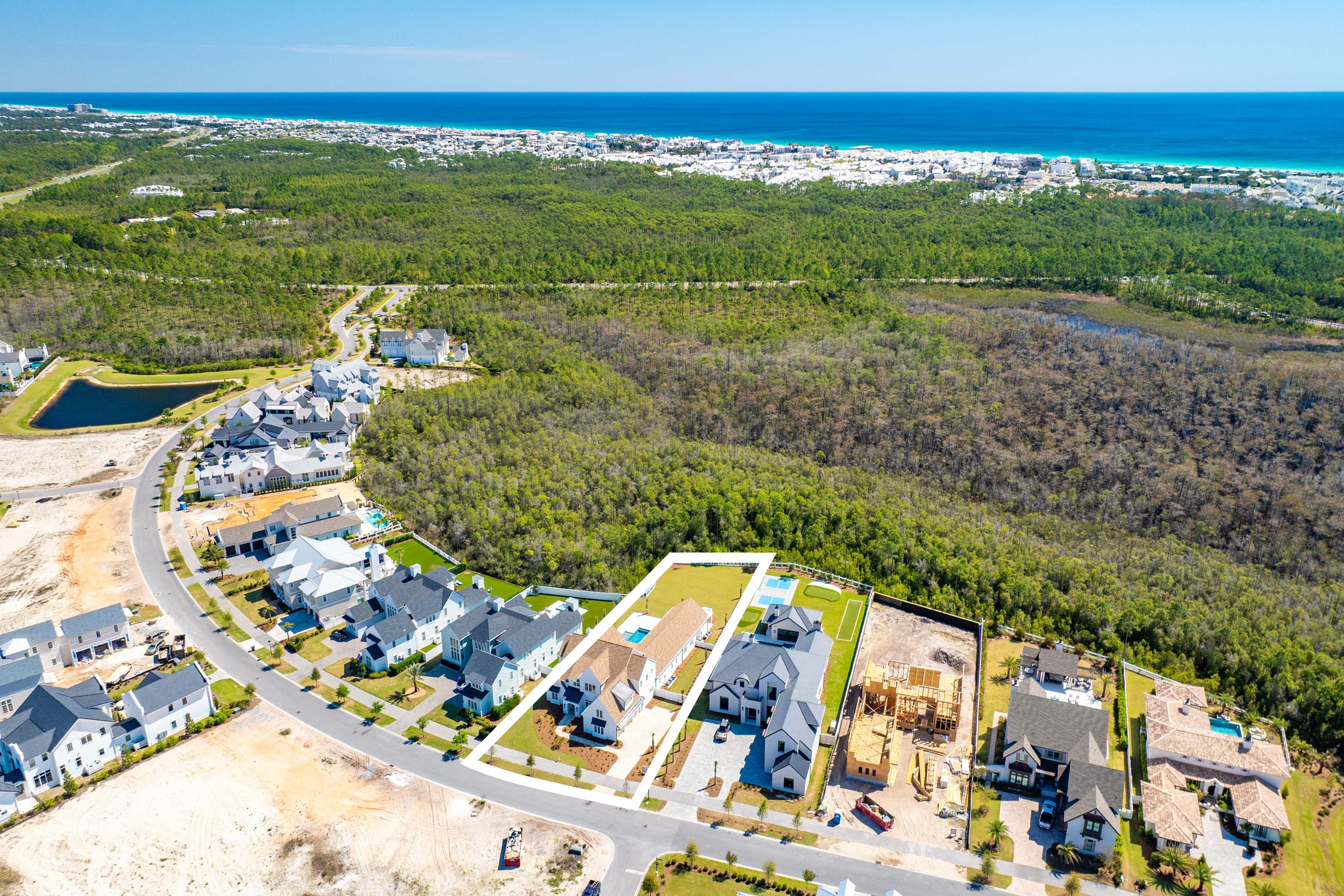  Magnificent Half-Acre Estate With Outdoor Oasis and Casita - 物件實景