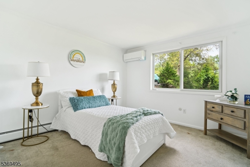 Kinnelon Boro, New Jersey, 07405, United States, 5 Bedrooms Bedrooms, ,4 BathroomsBathrooms,Residential,For Sale,1939062