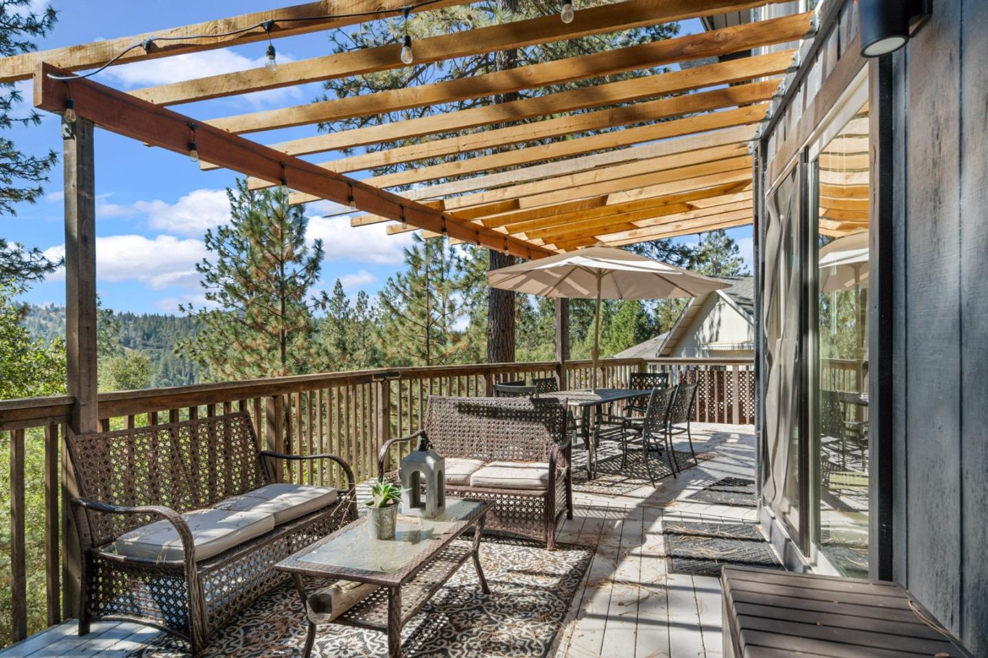 Groveland, California, 95321, United States, 2 Bedrooms Bedrooms, ,3 BathroomsBathrooms,Residential,For Sale,1962373