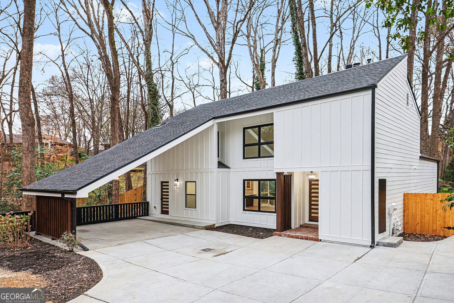 Atlanta, Georgia, 30345, United States, 4 Bedrooms Bedrooms, ,3 BathroomsBathrooms,Residential,For Sale,2007890