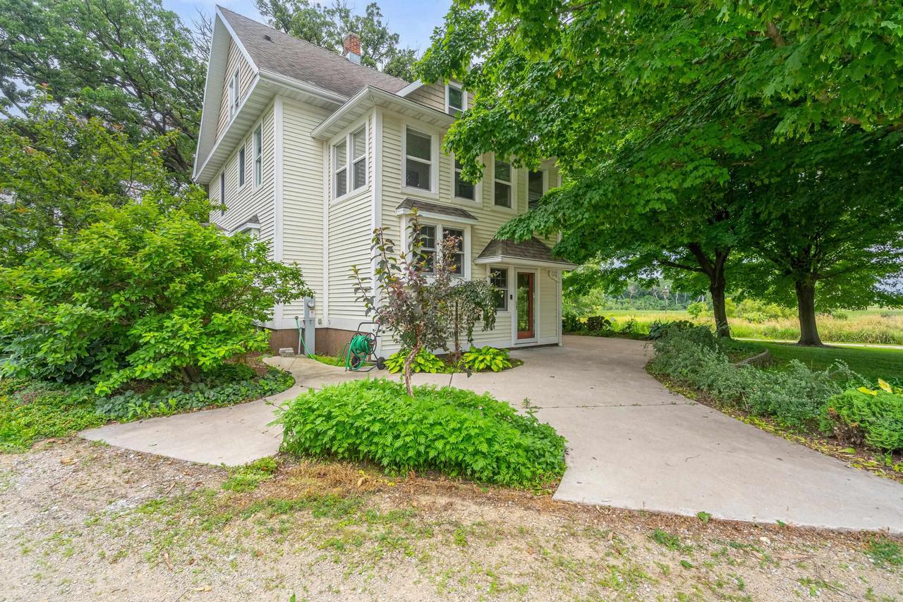 Pickett, Wisconsin, 54964, United States, 3 Bedrooms Bedrooms, ,3 BathroomsBathrooms,Residential,For Sale,1887702