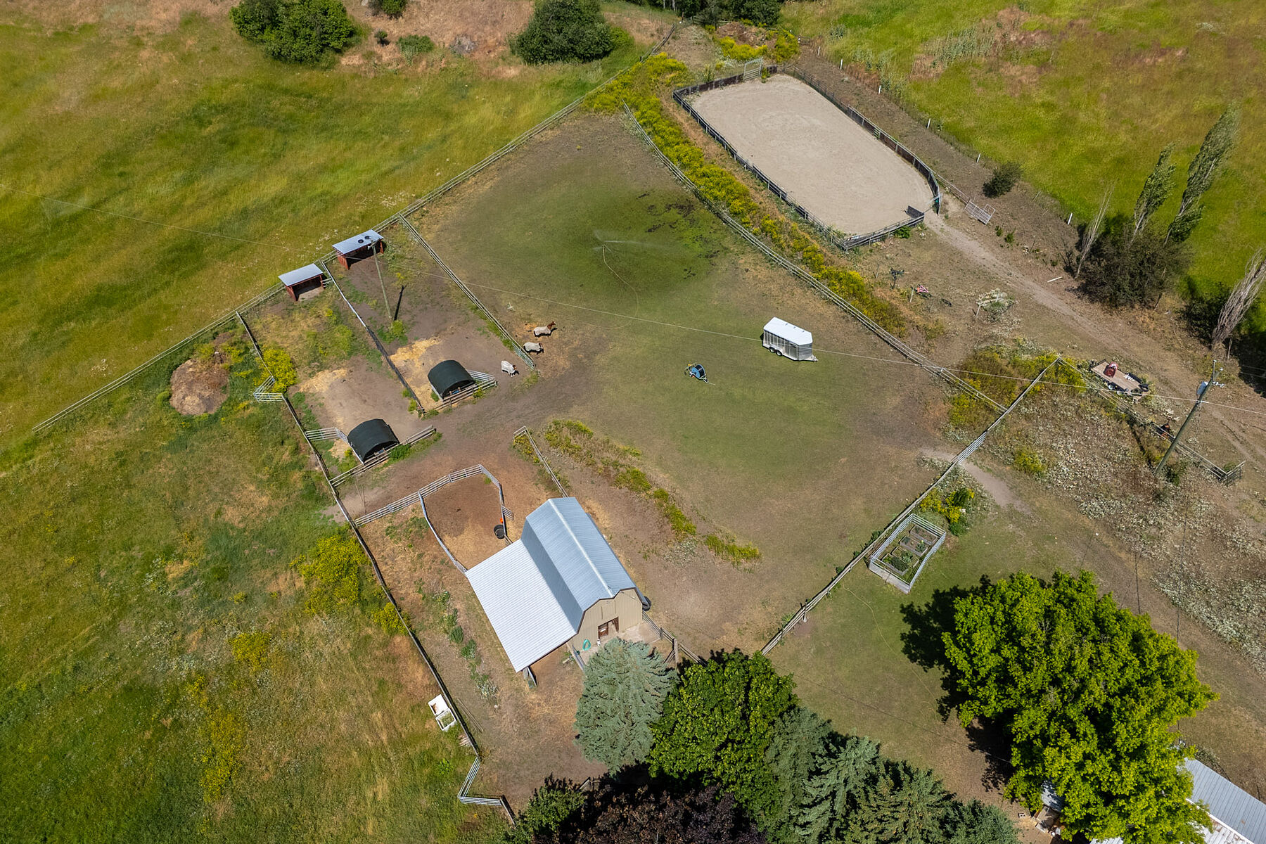  Ten Acres in Coldstream - 物件實景