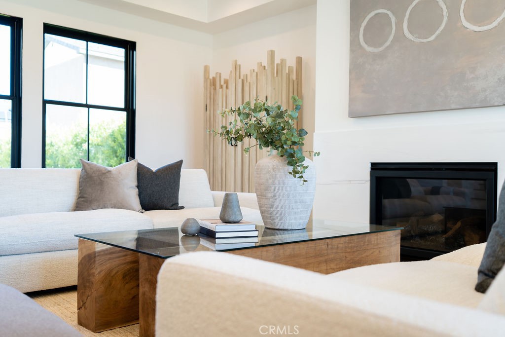 Newport Beach, California, 92663, United States, 4 Bedrooms Bedrooms, ,5 BathroomsBathrooms,Residential,For Sale,1708501
