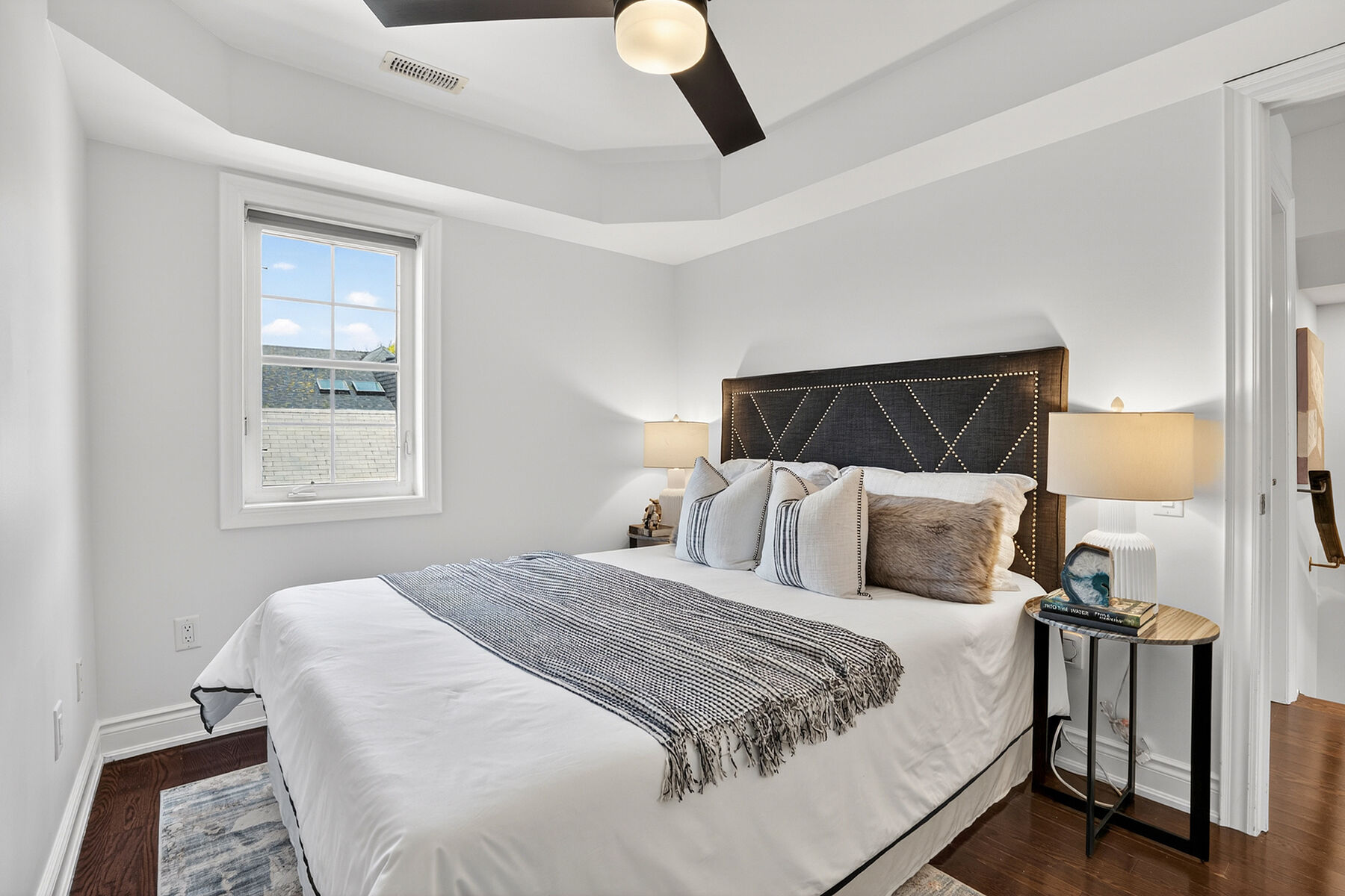  Rare Forest Hill Townhome - 物件實景