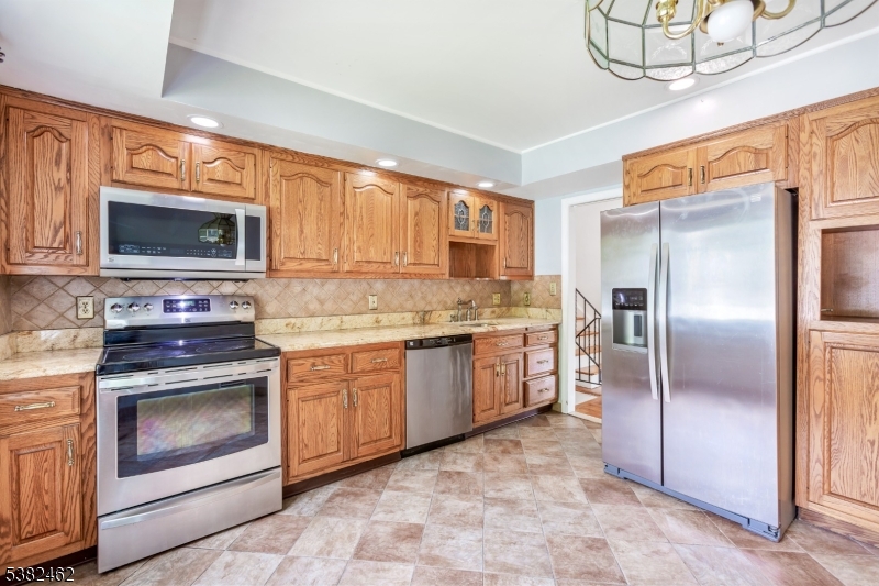 Rahway City, New Jersey, 07065, United States, 3 Bedrooms Bedrooms, ,3 BathroomsBathrooms,Residential,For Sale,1996239