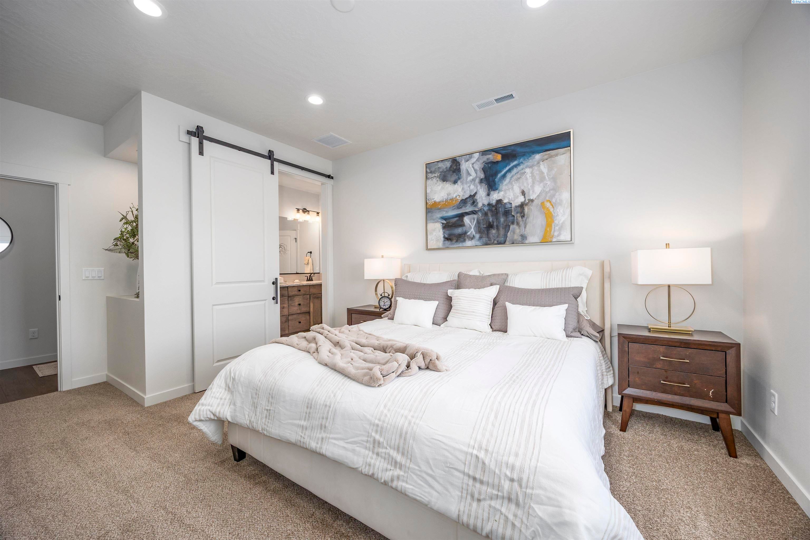 Prosser, Washington, 99350, United States, 4 Bedrooms Bedrooms, ,1 BathroomBathrooms,Residential,For Sale,1977826