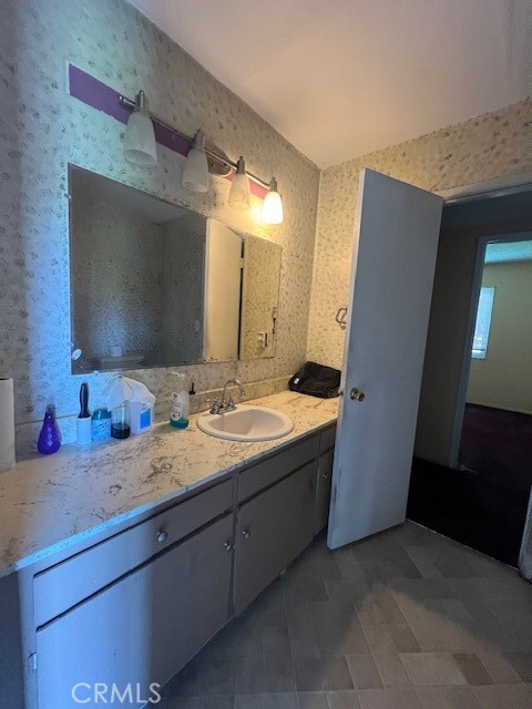 COMPTON, California, 90220, United States, 5 Bedrooms Bedrooms, ,3 BathroomsBathrooms,Residential,For Sale,1836388
