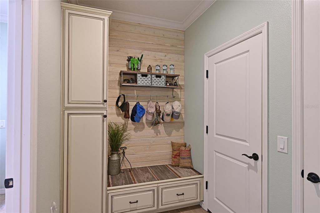 Bradenton, Florida, 34212, United States, 2 Bedrooms Bedrooms, ,2 BathroomsBathrooms,Residential,For Sale,1948137