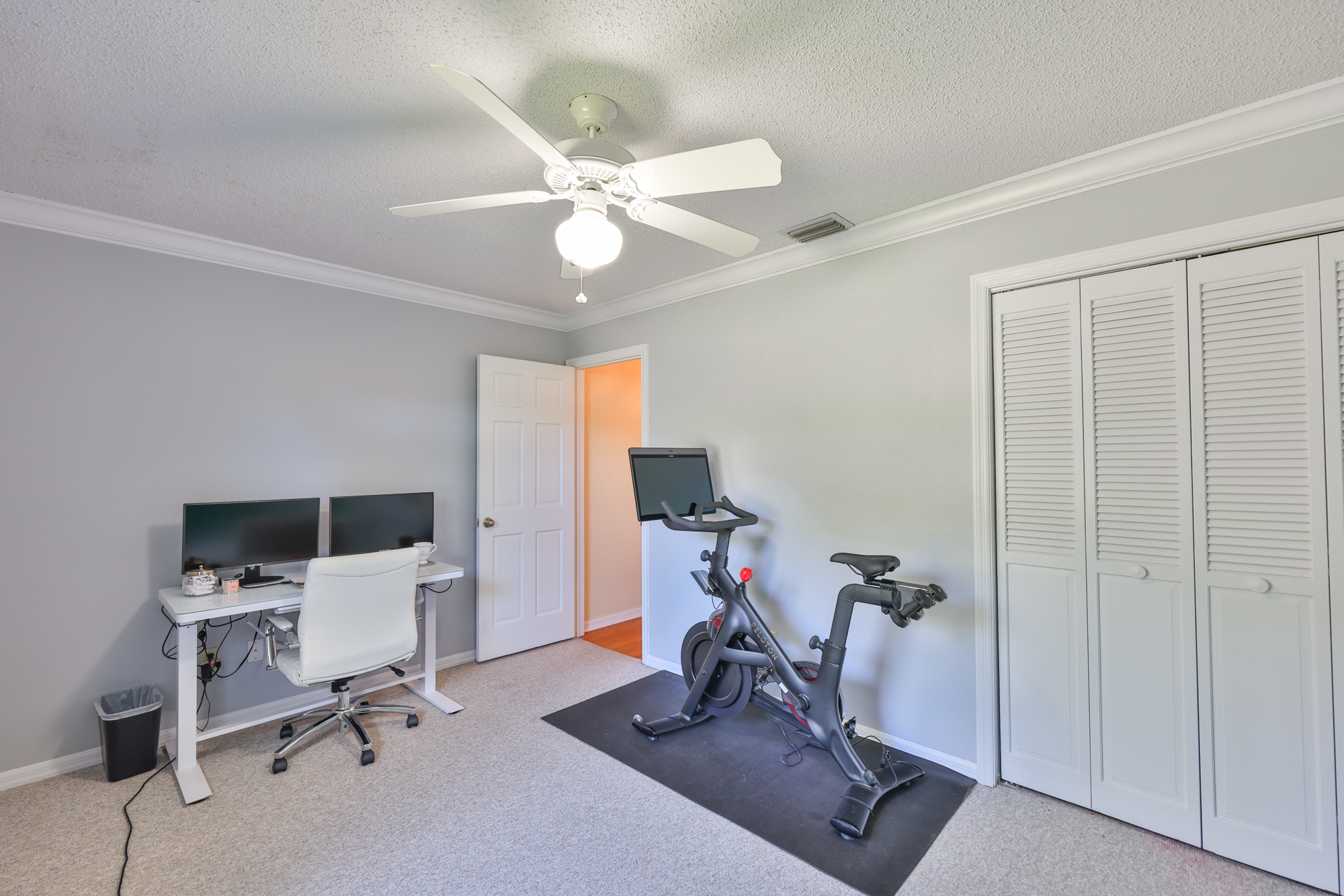 Tampa, Florida, 33613, United States, 3 Bedrooms Bedrooms, ,2 BathroomsBathrooms,Residential,For Sale,1981036