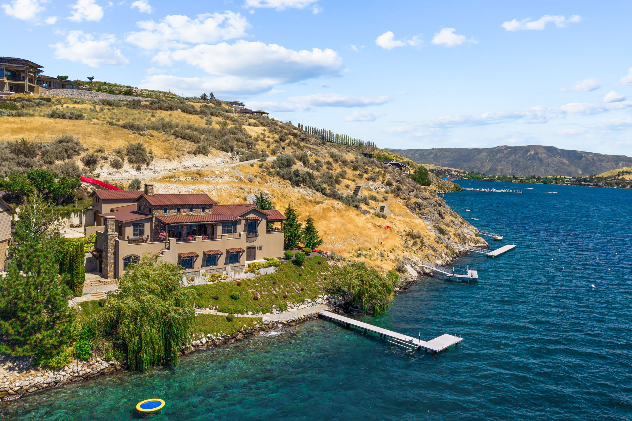  Waterfront Tuscan Estate - 物件實景