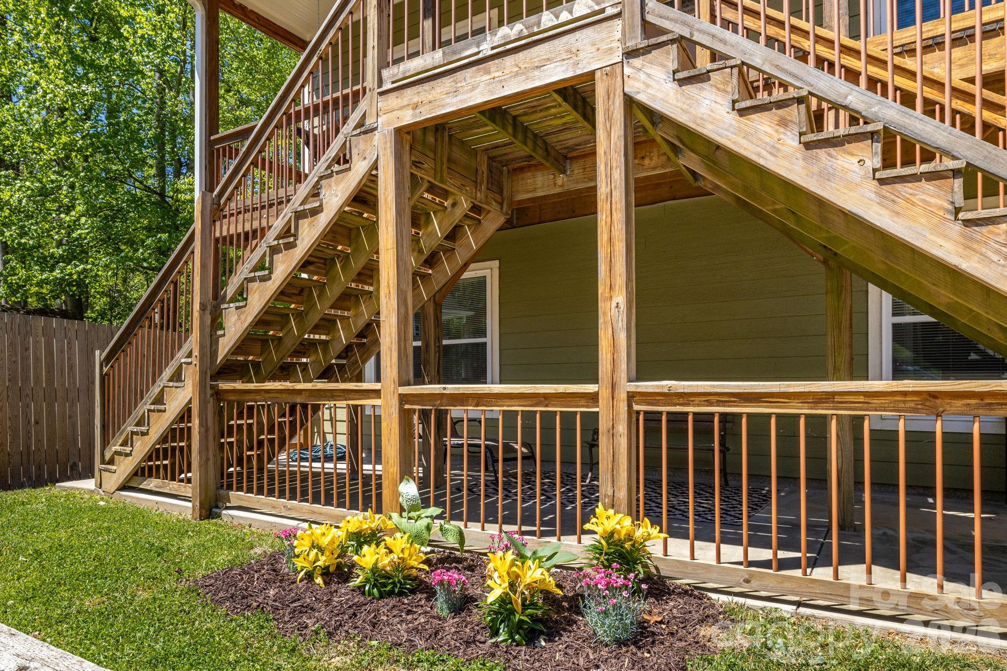 Asheville, North Carolina, 28803, United States, 5 Bedrooms Bedrooms, ,3 BathroomsBathrooms,Residential,For Sale,2025391