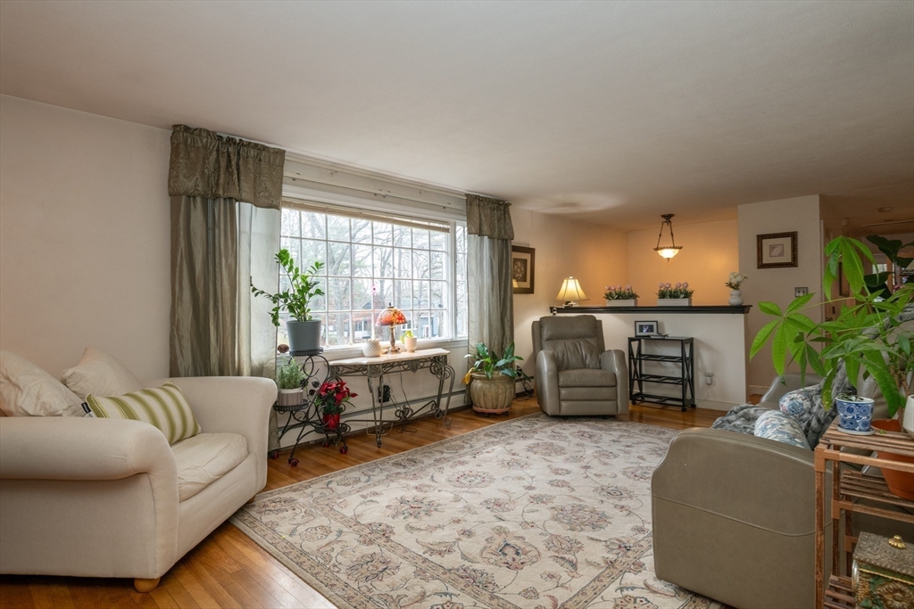 Lynnfield, Massachusetts, 01940, United States, 4 Bedrooms Bedrooms, ,3 BathroomsBathrooms,Residential,For Sale,2029876