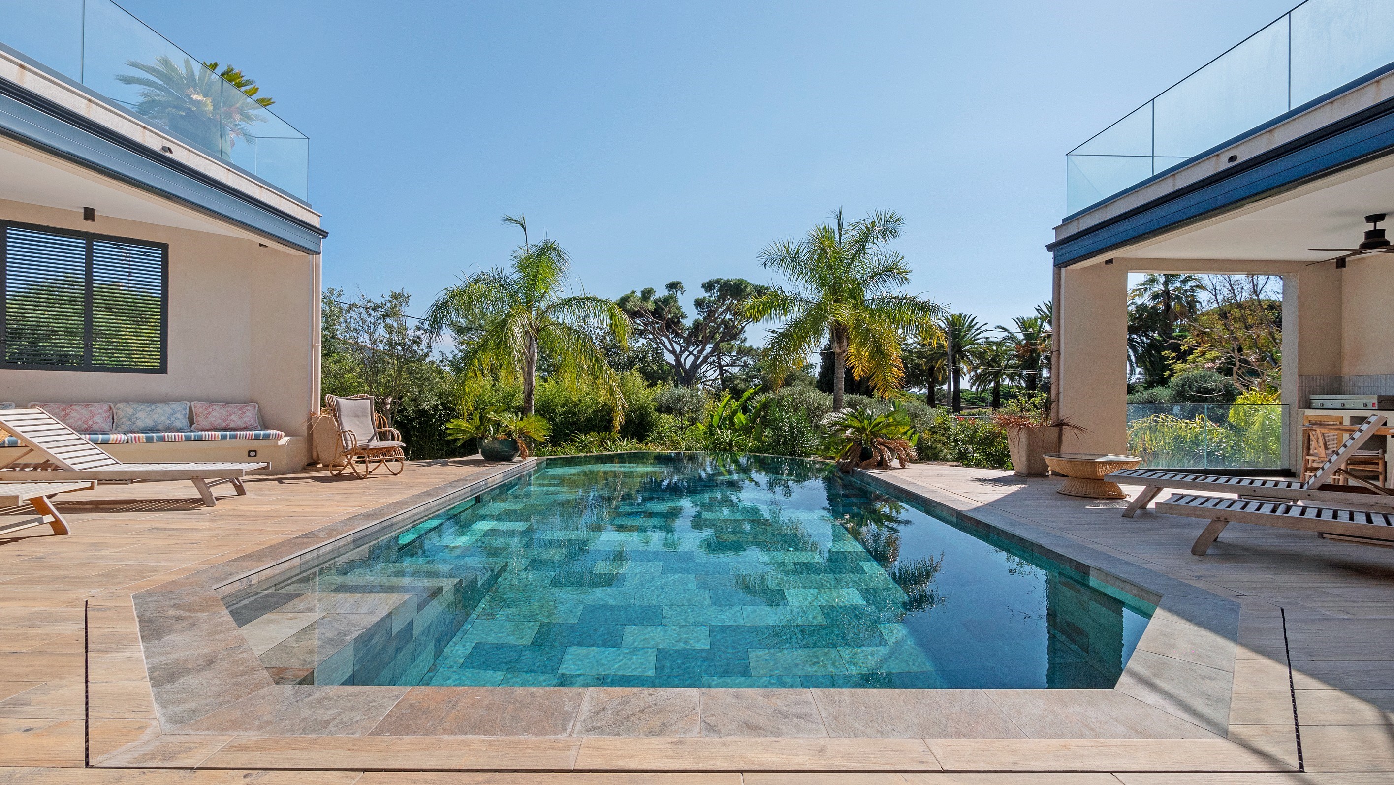  Exceptional contemporary villa for sale in Sainte-Maxime: 440 sqm, 5 bedrooms, … - 物件實景
