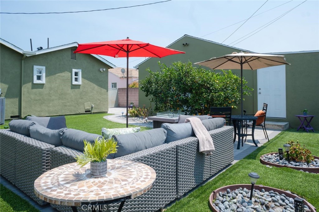 Los Angeles, California, 90008, United States, 3 Bedrooms Bedrooms, ,3 BathroomsBathrooms,Residential,For Sale,2006146