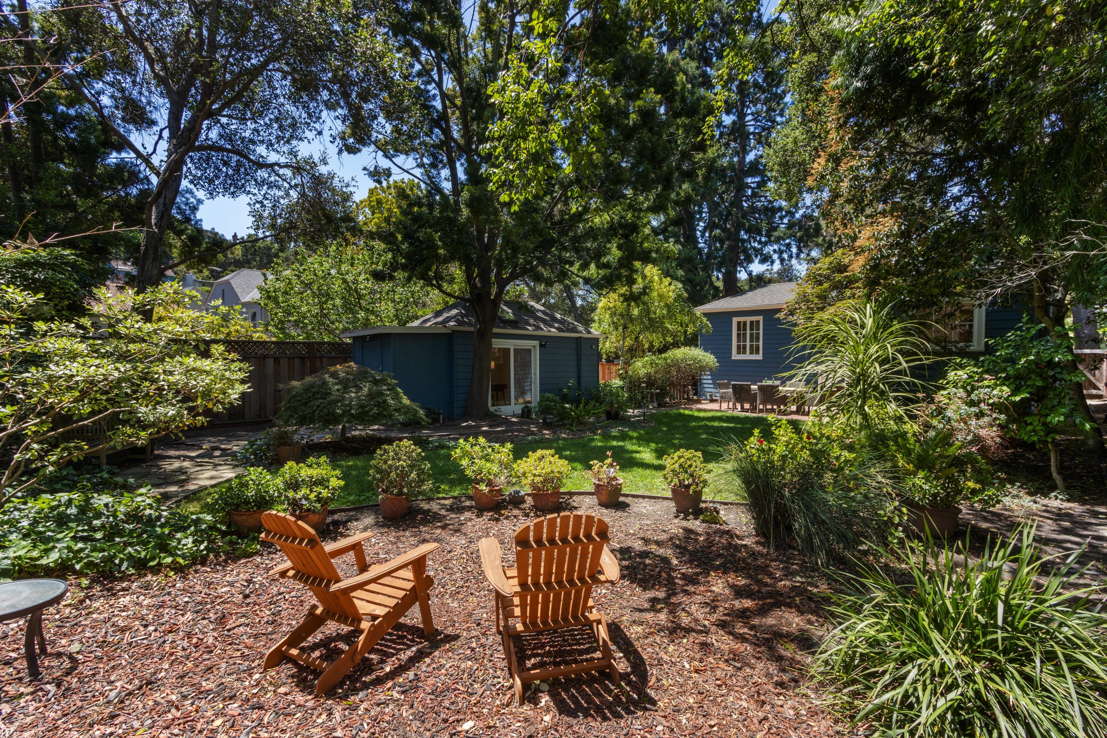  Crocker Highlands Classic with Modern Touches and Backyard Retreat - 物件實景