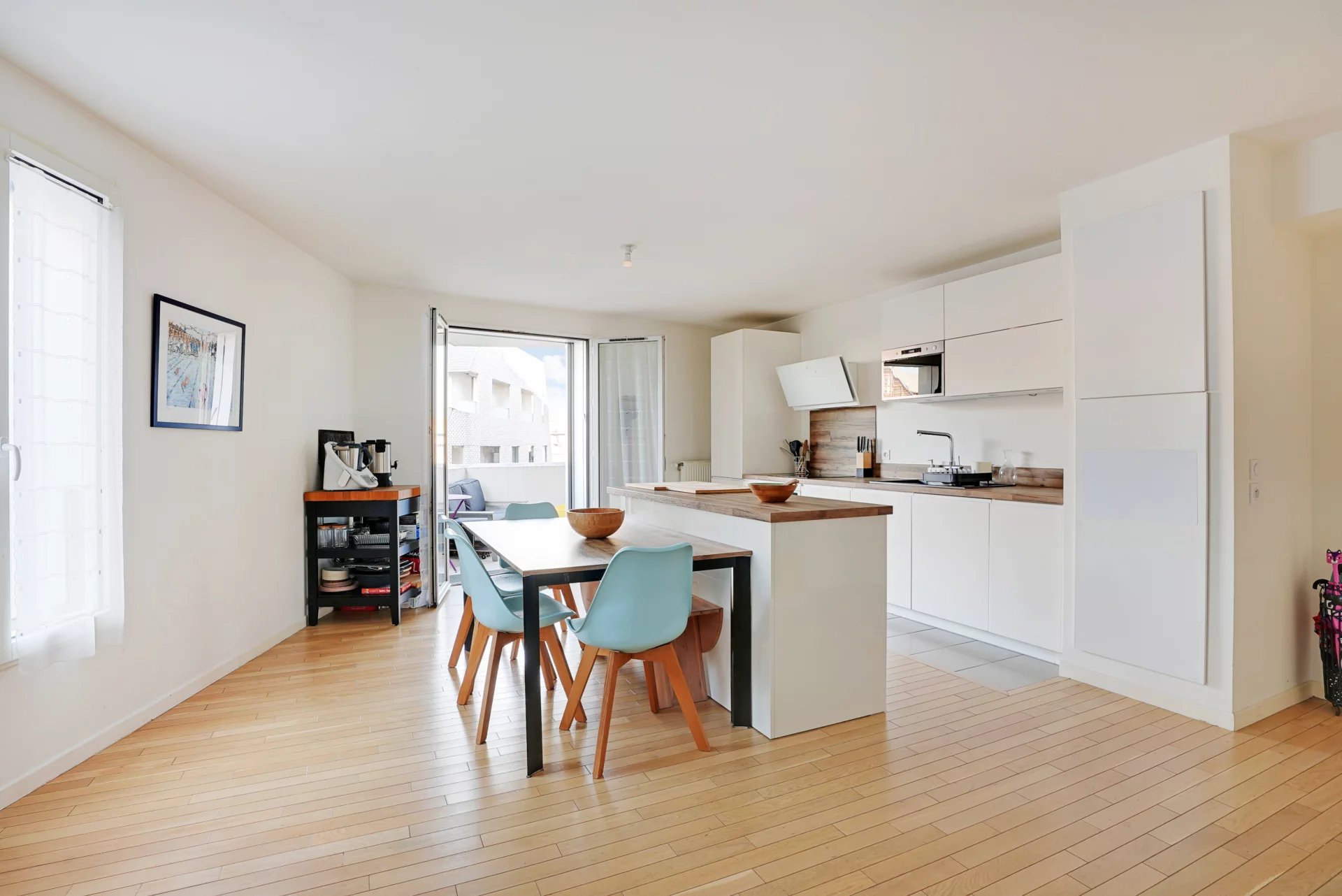 Boulogne-Billancourt, Île-de-France, 92100, FR, 2 Bedrooms Bedrooms, ,1 BathroomBathrooms,Residential,For Sale,1697128