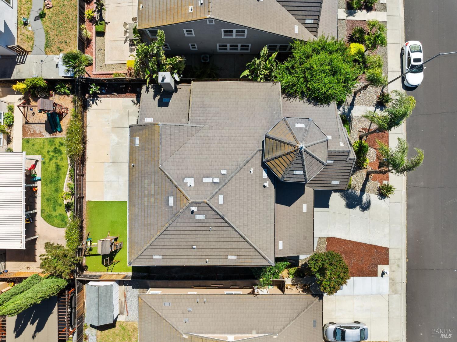 Vacaville, California, 95687, United States, 5 Bedrooms Bedrooms, ,4 BathroomsBathrooms,Residential,For Sale,1828372