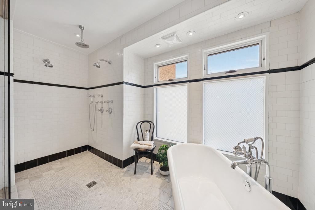 Washington, District of Columbia, 20009, United States, 4 Bedrooms Bedrooms, ,4 BathroomsBathrooms,Residential,For Sale,1902983