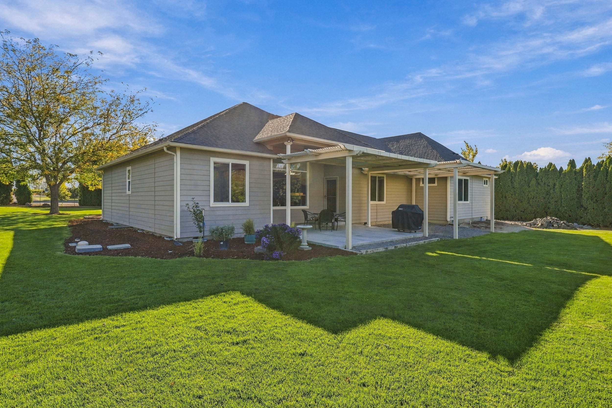  1.25 acres w vineyard views/mountain custom home - 物件實景