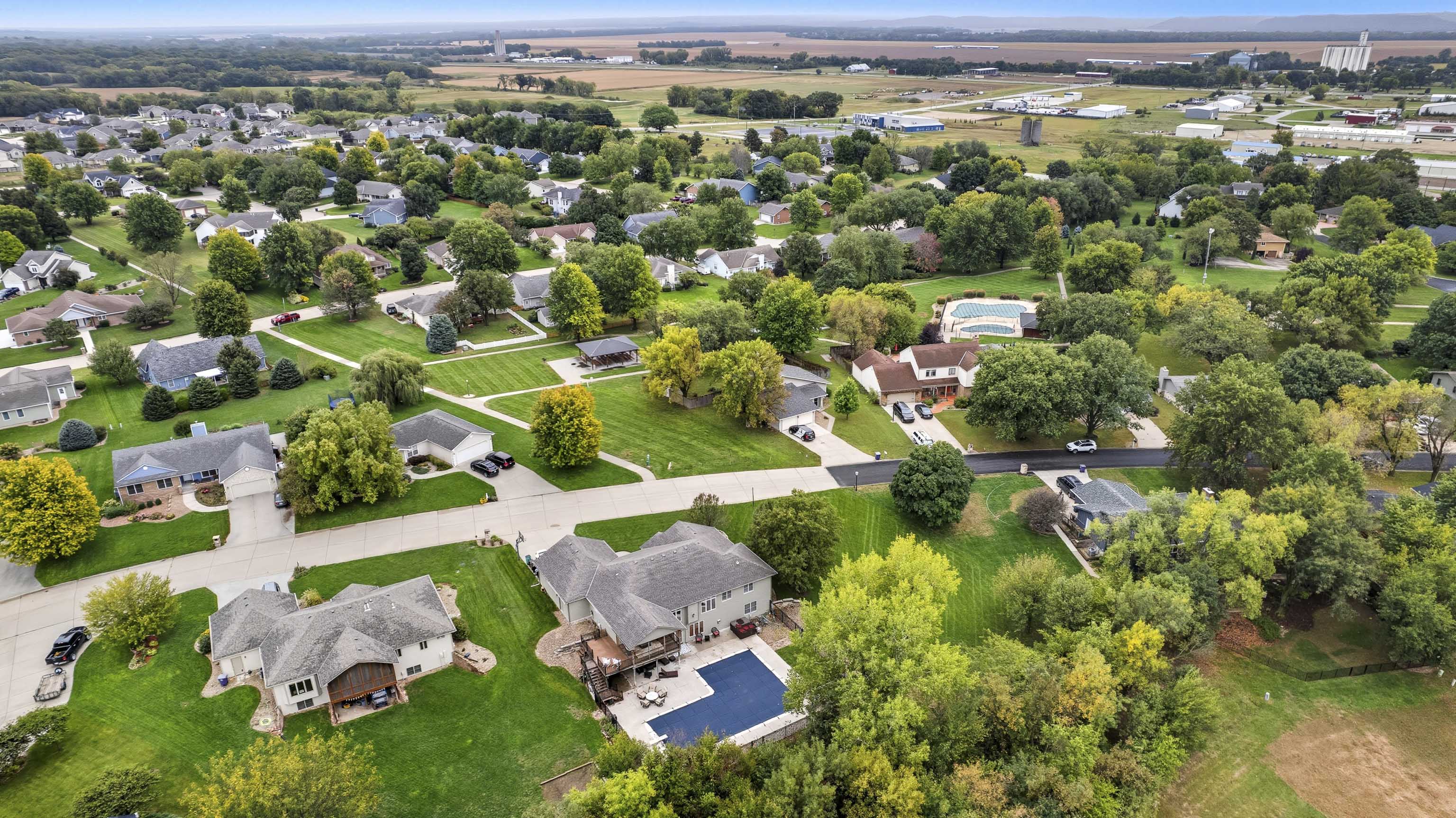 Manhattan, Kansas, 66502, United States, 5 Bedrooms Bedrooms, ,3 BathroomsBathrooms,Residential,For Sale,1960988