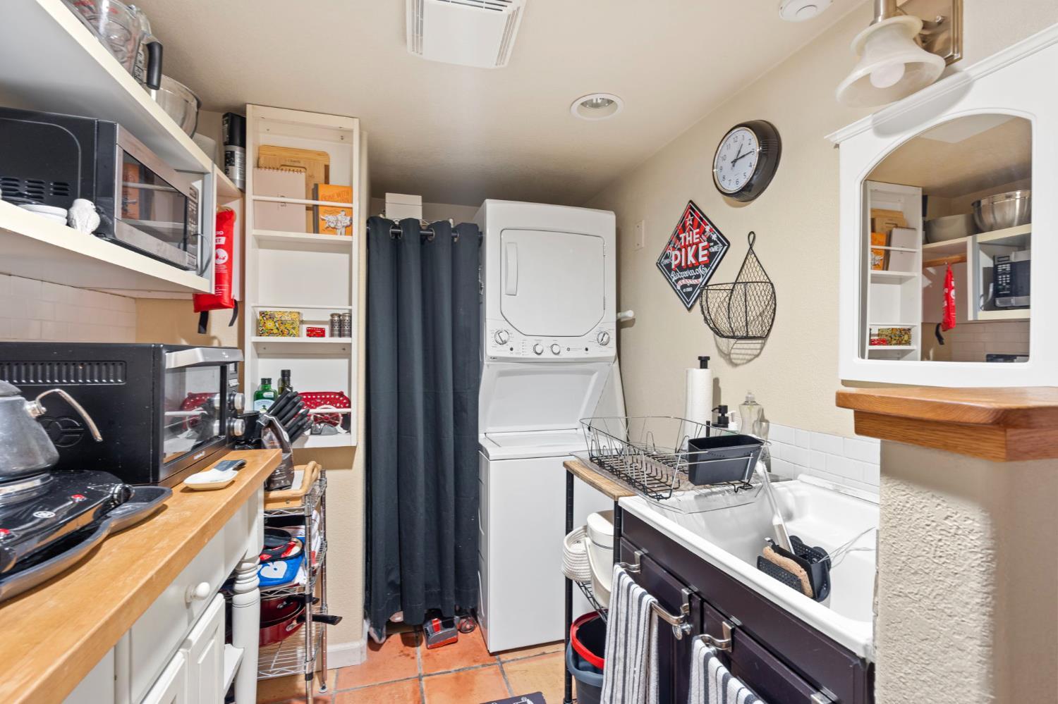 Davis, California, 95616, United States, 4 Bedrooms Bedrooms, ,5 BathroomsBathrooms,Residential,For Sale,1895381