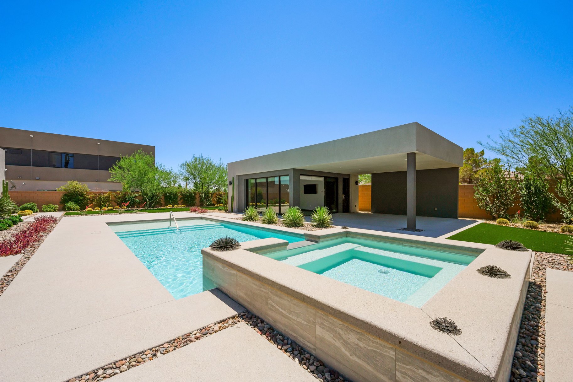  Private Contemporary Masterpiece in Las Vegas