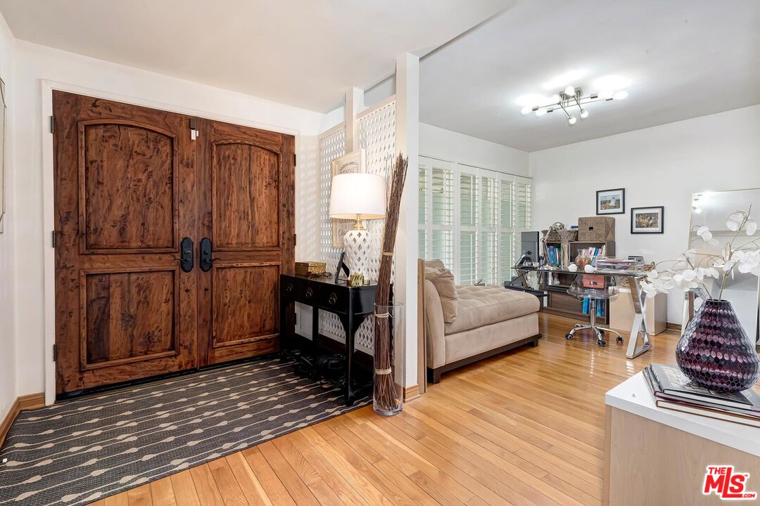 Los Angeles, California, 90008, United States, 4 Bedrooms Bedrooms, ,3 BathroomsBathrooms,Residential,For Sale,2001636