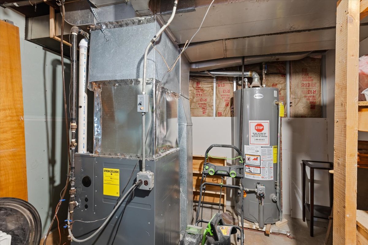 Chicago, Illinois, 60645, United States, 3 Bedrooms Bedrooms, ,3 BathroomsBathrooms,Residential,For Sale,1976245