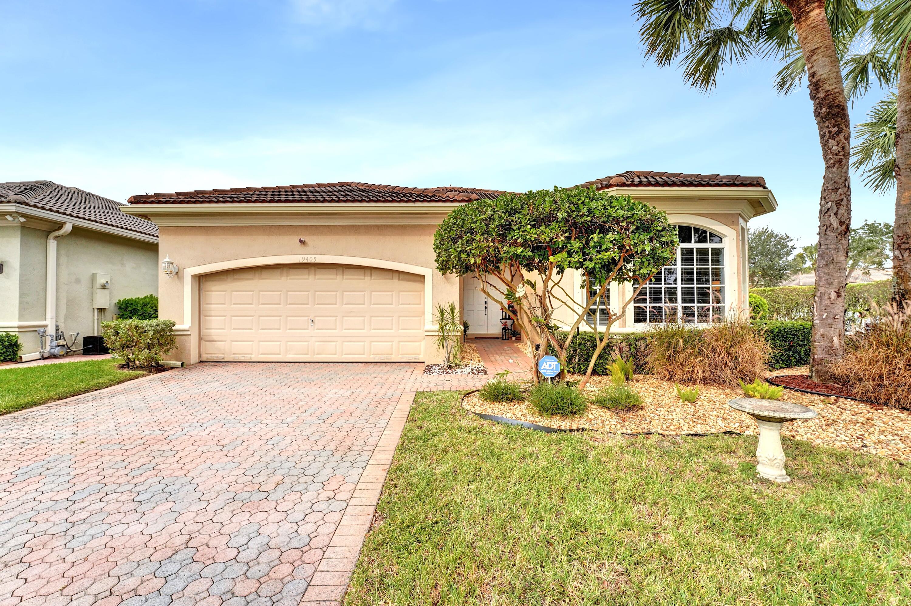 Pembroke Pines, Florida, 33332, United States, 3 Bedrooms Bedrooms, ,2 BathroomsBathrooms,Residential,For Sale,1987784