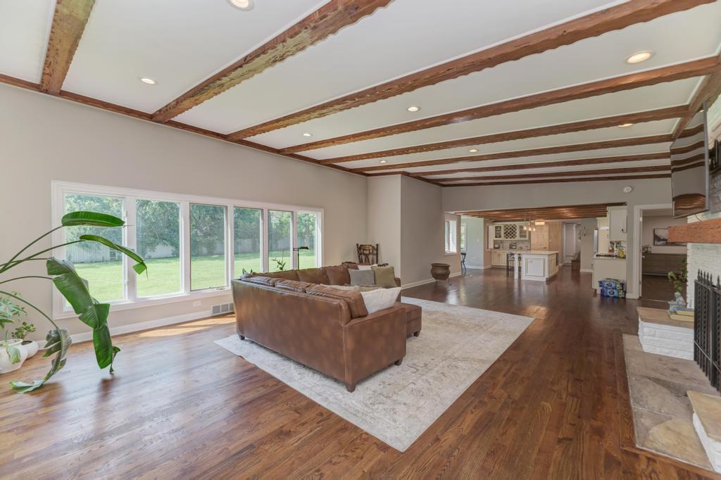 Bensenville, Illinois, 60106, United States, 4 Bedrooms Bedrooms, ,3 BathroomsBathrooms,Residential,For Sale,1910503