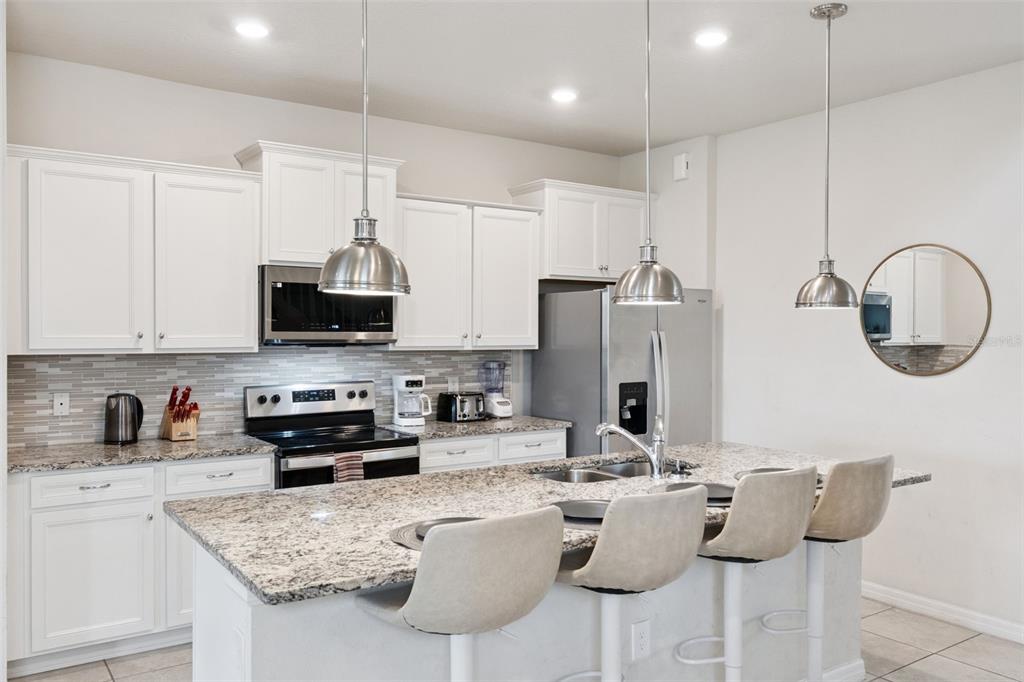 Davenport, Florida, 33897, United States, 7 Bedrooms Bedrooms, ,6 BathroomsBathrooms,Residential,For Sale,1962929