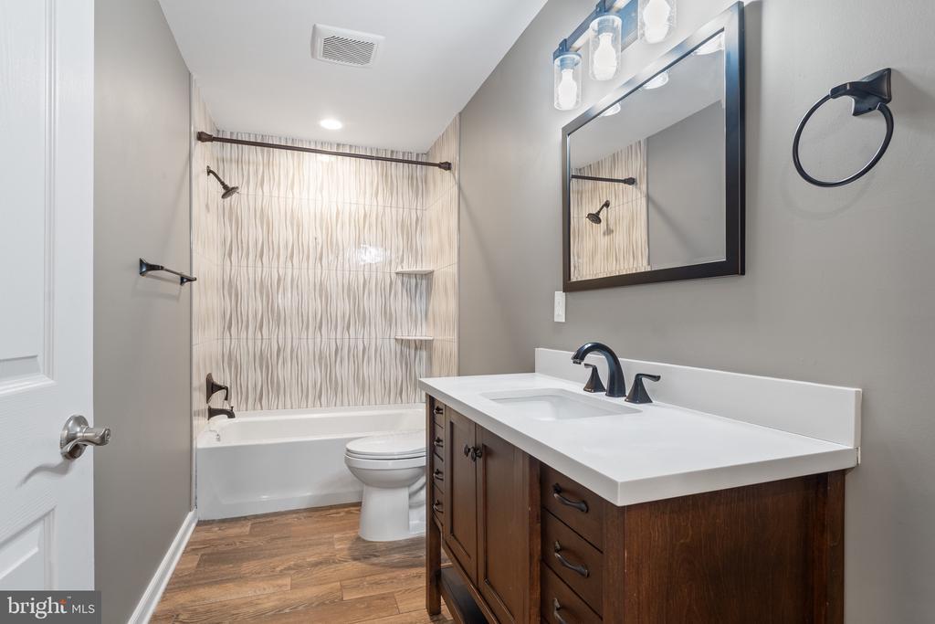 Fredericksburg, Virginia, 22408, United States, 4 Bedrooms Bedrooms, ,4 BathroomsBathrooms,Residential,For Sale,1932682