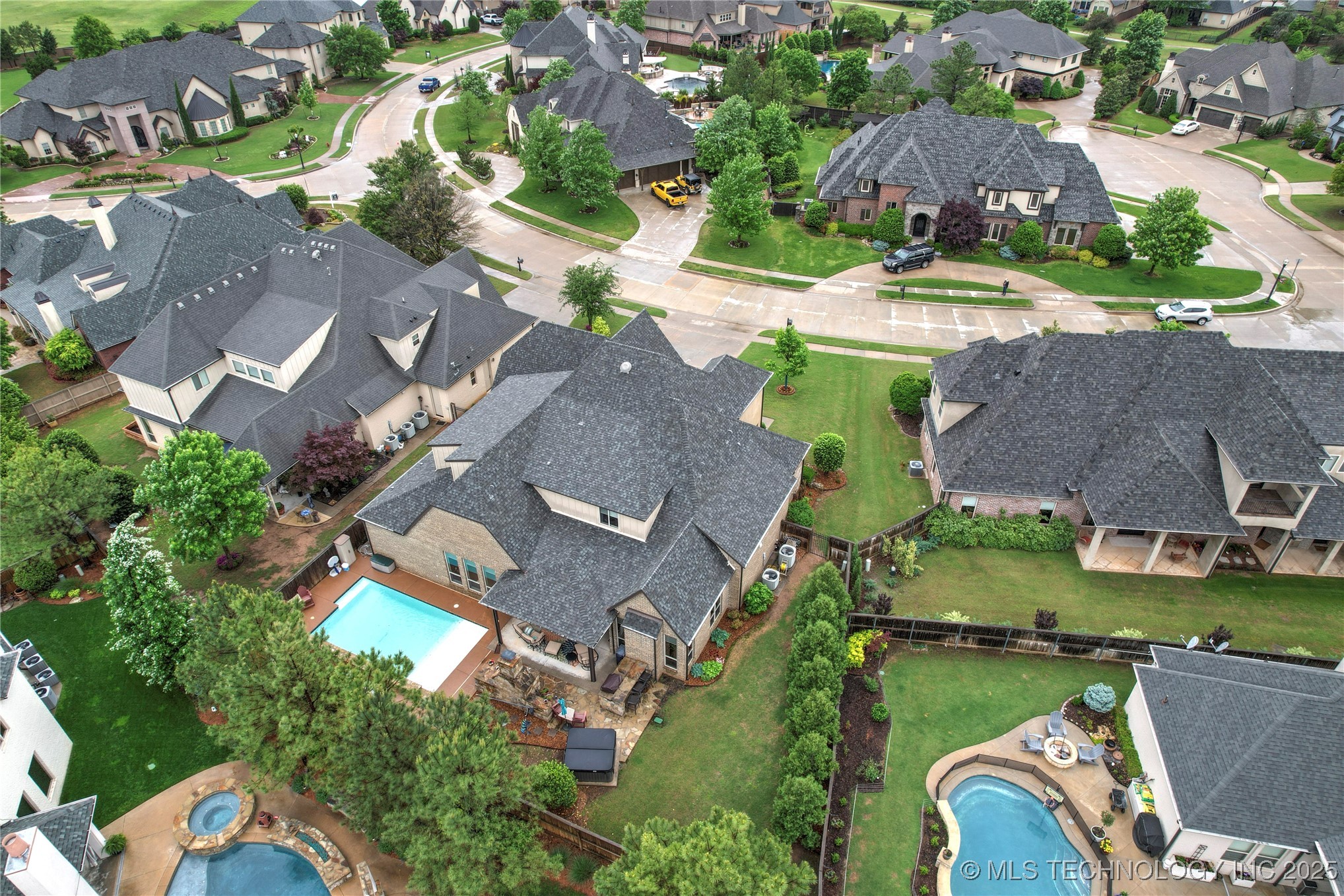 Broken Arrow, Oklahoma, 74011, United States, 5 Bedrooms Bedrooms, ,5 BathroomsBathrooms,Residential,For Sale,1793326