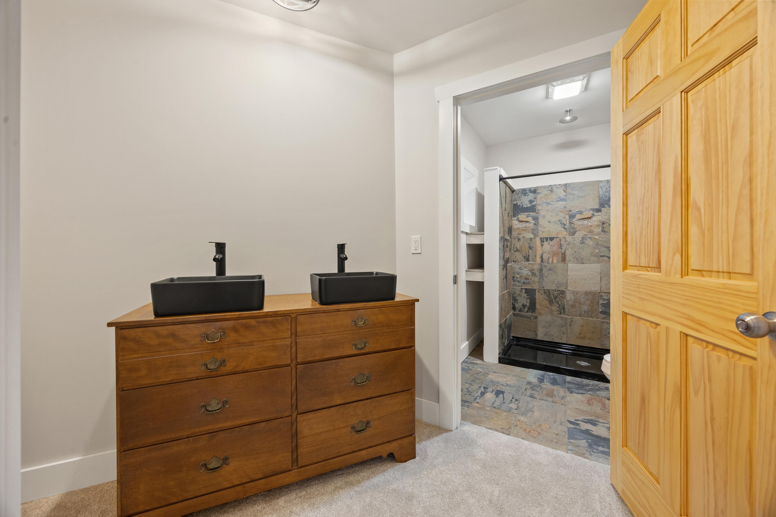 Corinth, Kentucky, 41010, United States, 4 Bedrooms Bedrooms, ,4 BathroomsBathrooms,Residential,For Sale,1992154