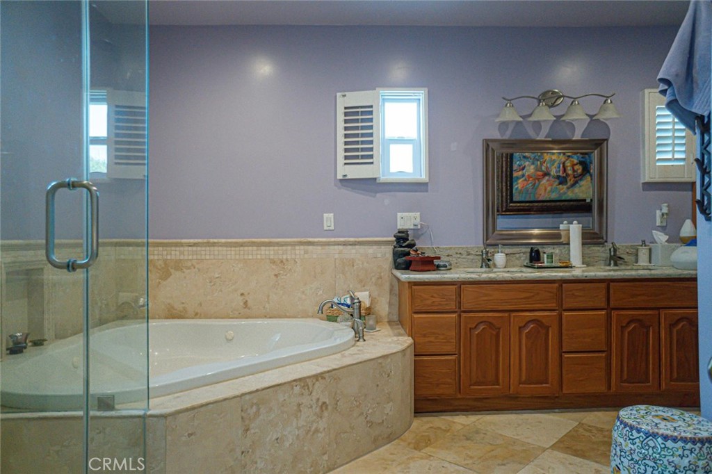 Los Angeles, California, 90008, United States, 3 Bedrooms Bedrooms, ,3 BathroomsBathrooms,Residential,For Sale,1984271