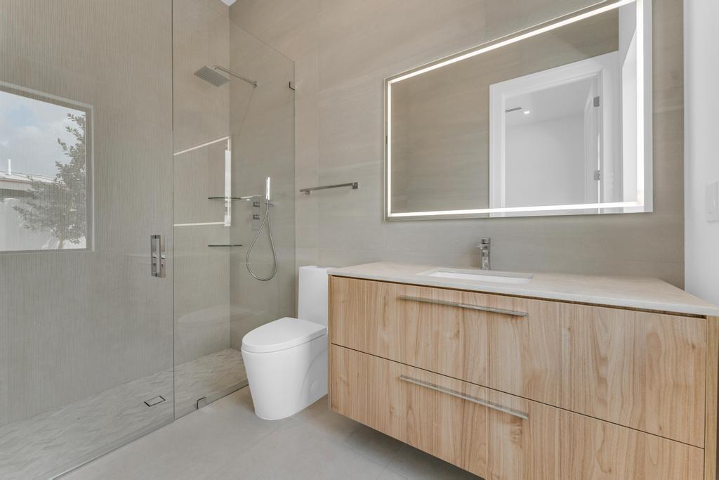 Delray Beach, Florida, 33444, United States, 4 Bedrooms Bedrooms, ,5 BathroomsBathrooms,Residential,For Sale,1974503