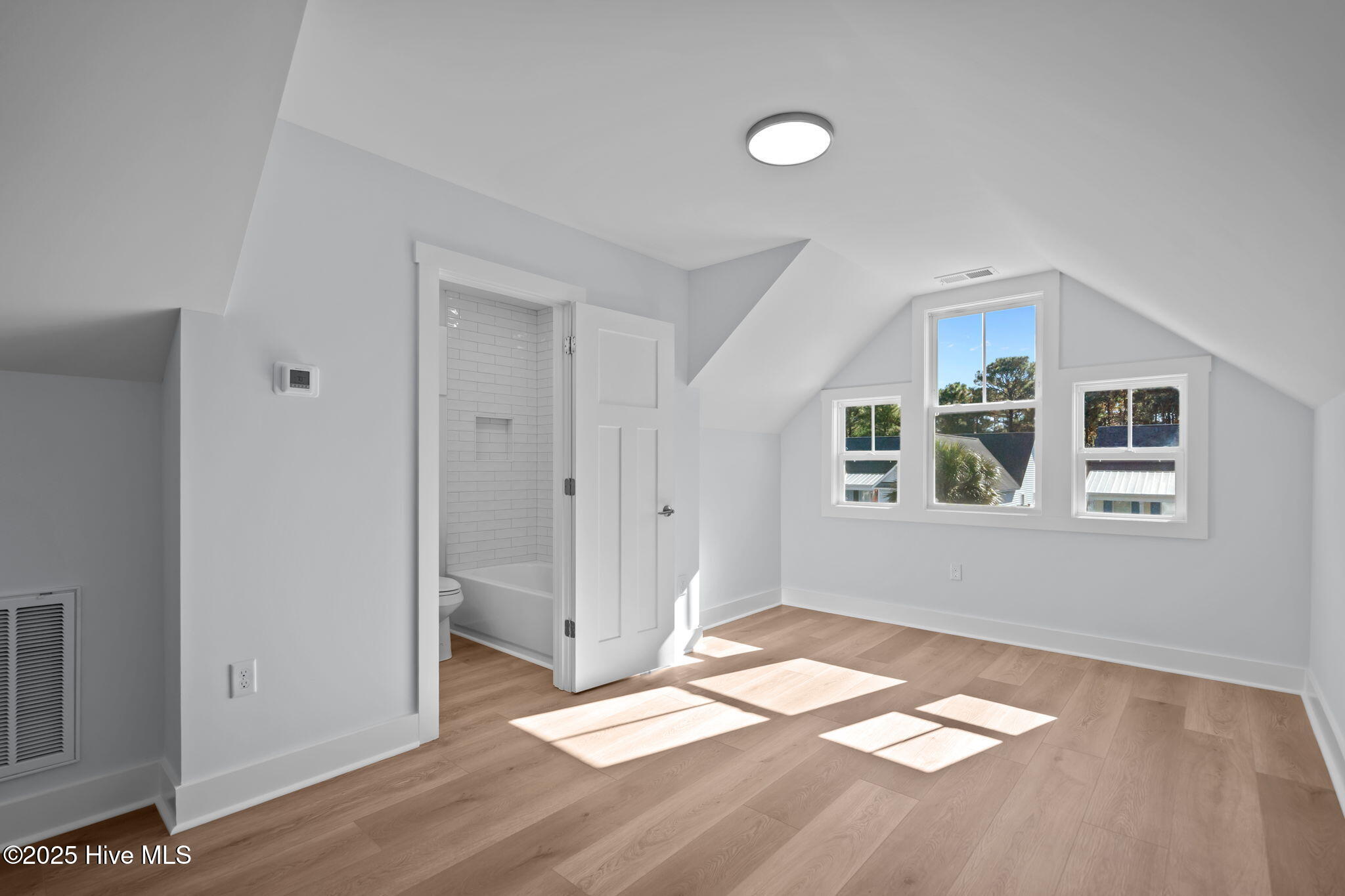 Wilmington, North Carolina, 28412, United States, 4 Bedrooms Bedrooms, ,3 BathroomsBathrooms,Residential,For Sale,1995132