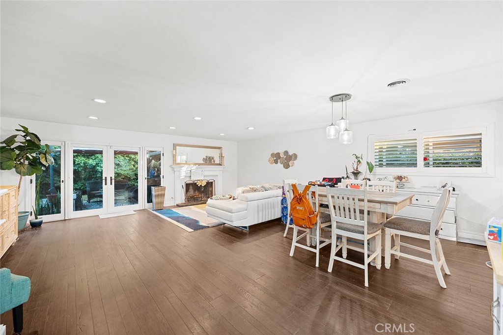 Long Beach, California, 90808, United States, 4 Bedrooms Bedrooms, ,2 BathroomsBathrooms,Residential,For Sale,1987796