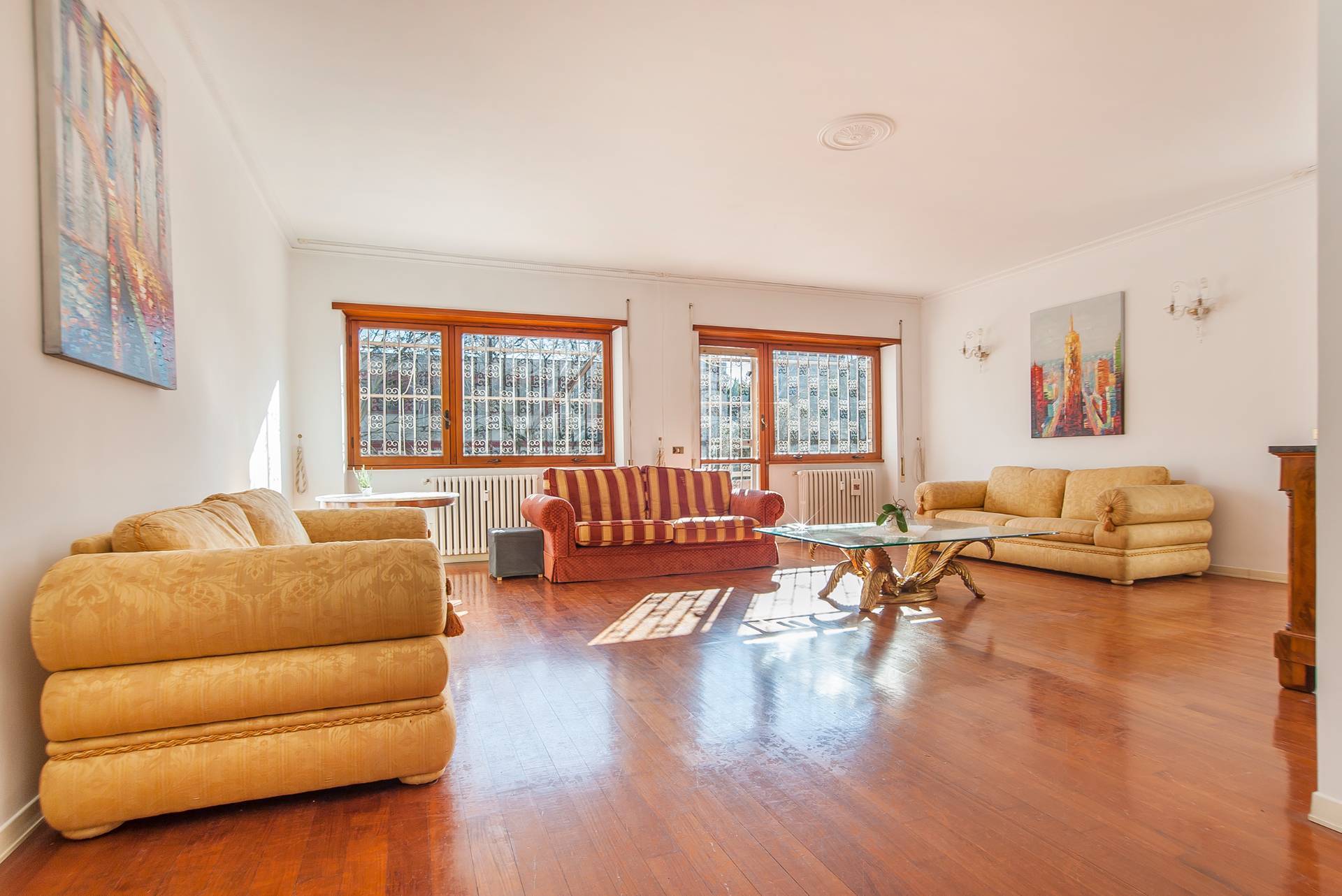 Roma, Roma, 00100, IT, 5 Bedrooms Bedrooms, ,3 BathroomsBathrooms,Residential,For Sale,1738705