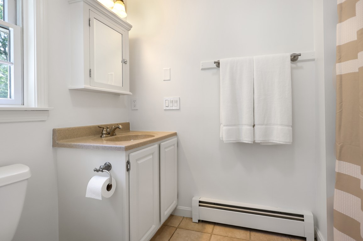Derry, New Hampshire, 03038, United States, 3 Bedrooms Bedrooms, ,3 BathroomsBathrooms,Residential,For Sale,1886983