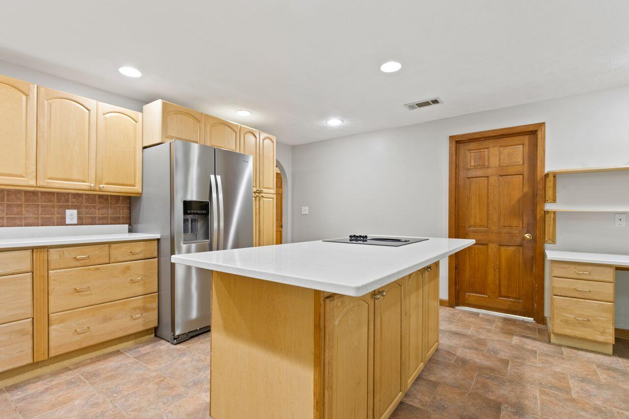 Biddeford, Maine, 04005, United States, 3 Bedrooms Bedrooms, ,2 BathroomsBathrooms,Residential,For Sale,1903866