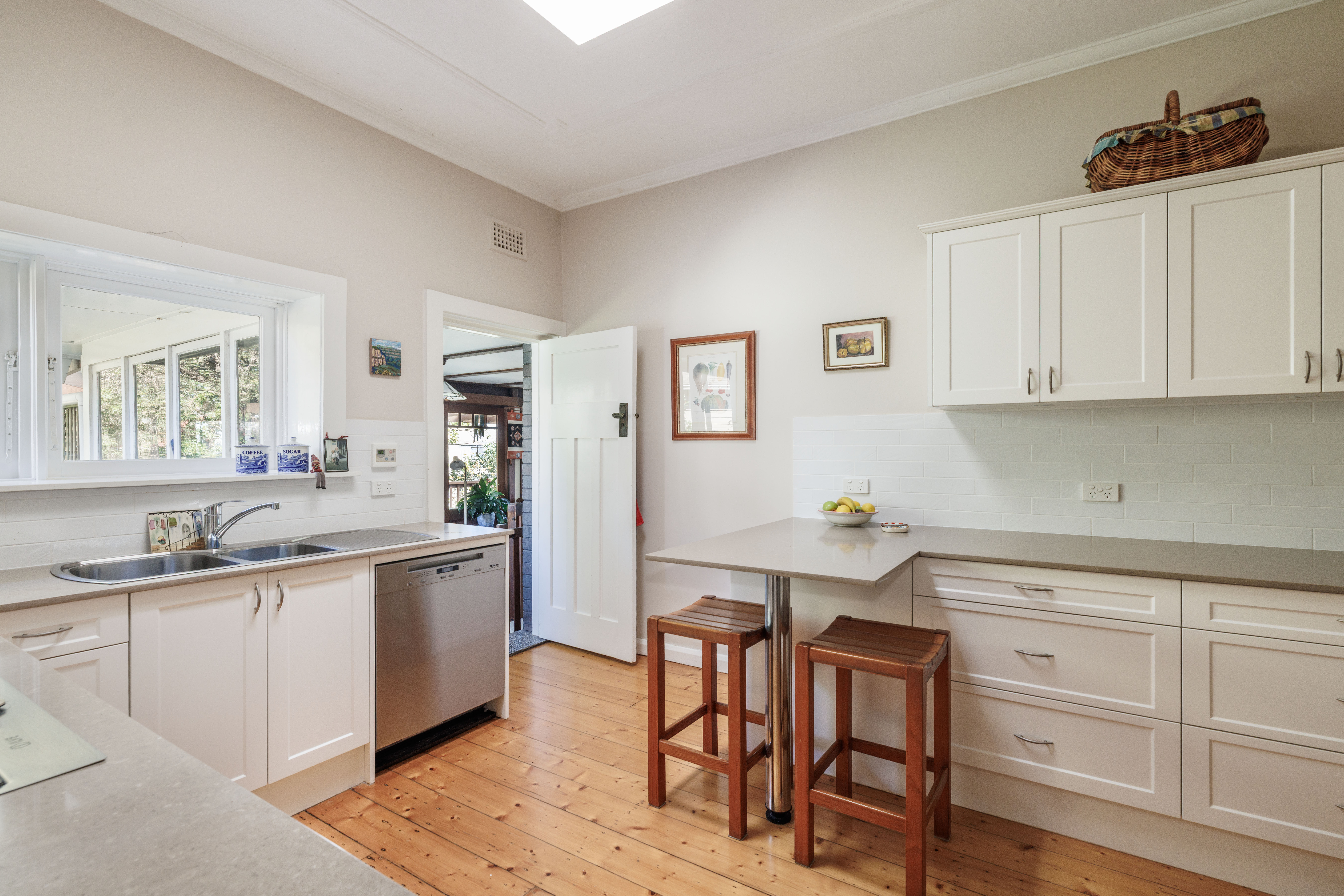  Grand c1920s Family Home on 643sqm Parcel with Exciting Potential - 物件實景