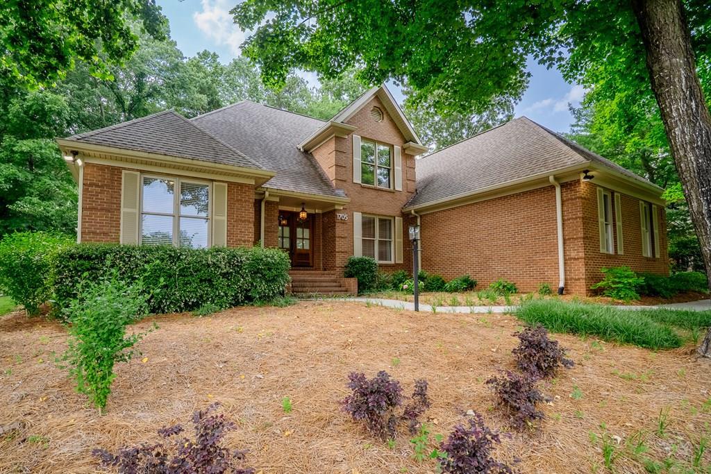 DALTON, Georgia, 30720, United States, 5 Bedrooms Bedrooms, ,4 BathroomsBathrooms,Residential,For Sale,1847169