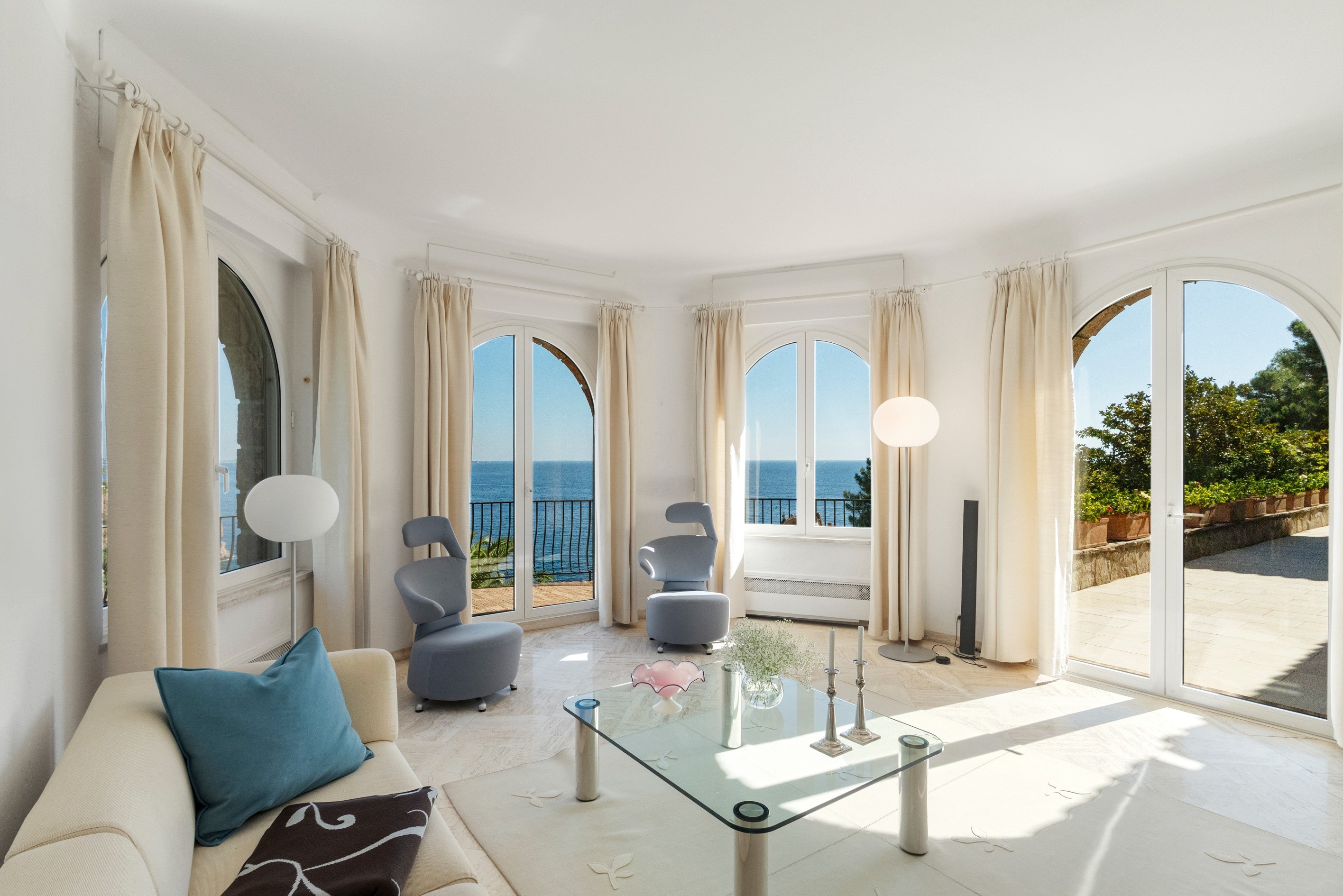   Theoule-sur-Mer luxury seafront villa direct sea access infinity pool 300 sq… - 物件實景