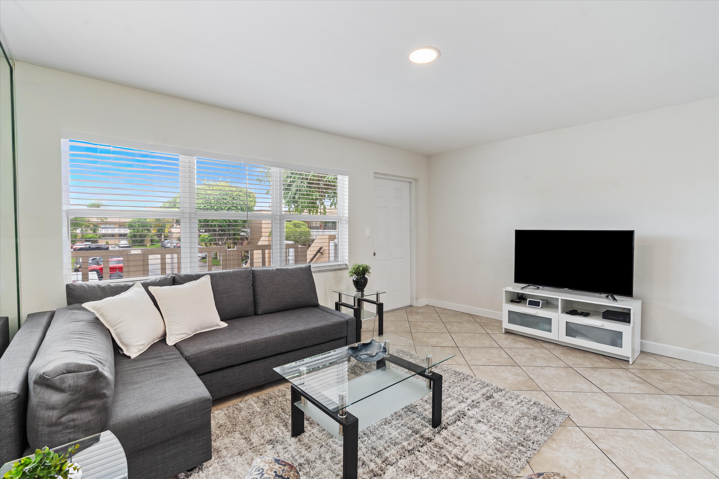  9101 Sunrise Lakes Blvd, Sunrise, FL, 33322 - 物件實景