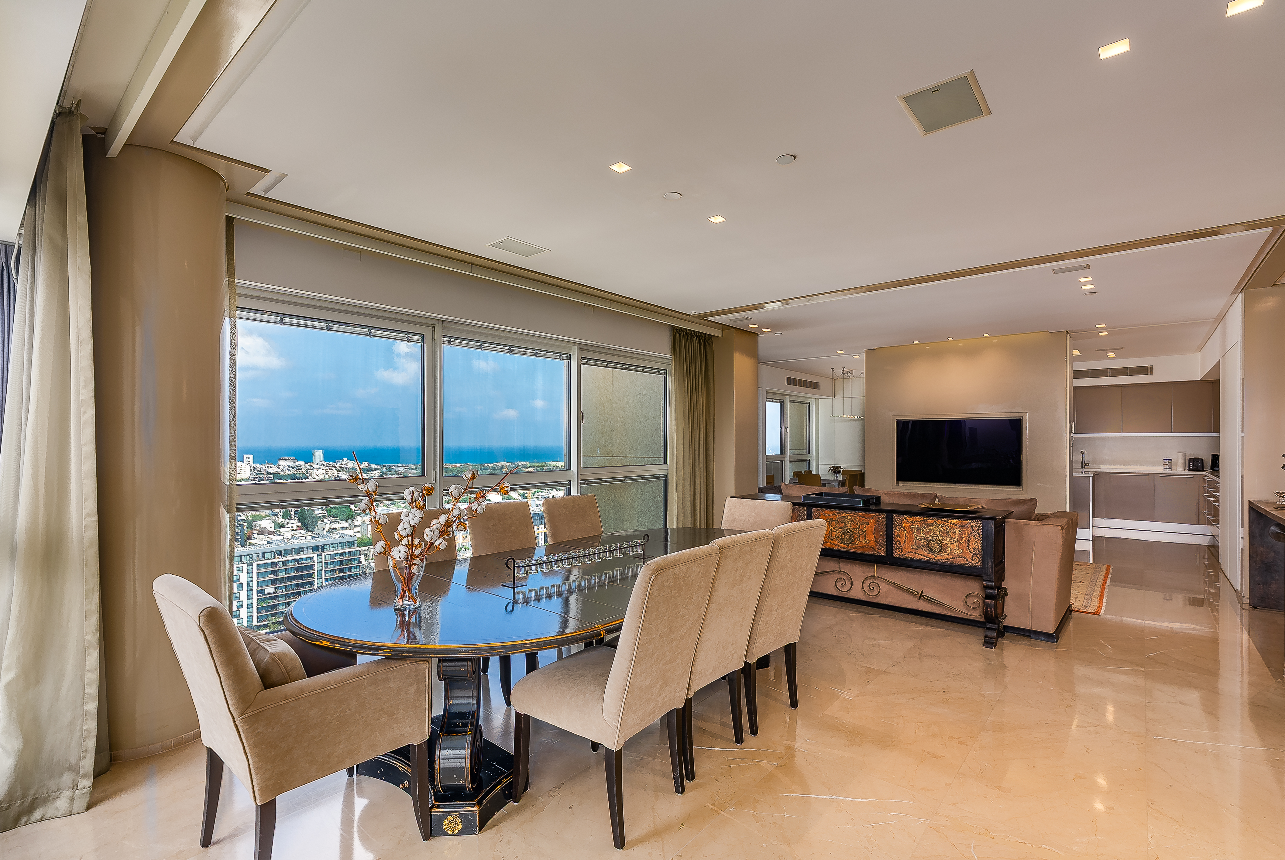  A Timeless Sea View Residence at Akirov Towers - 物件實景
