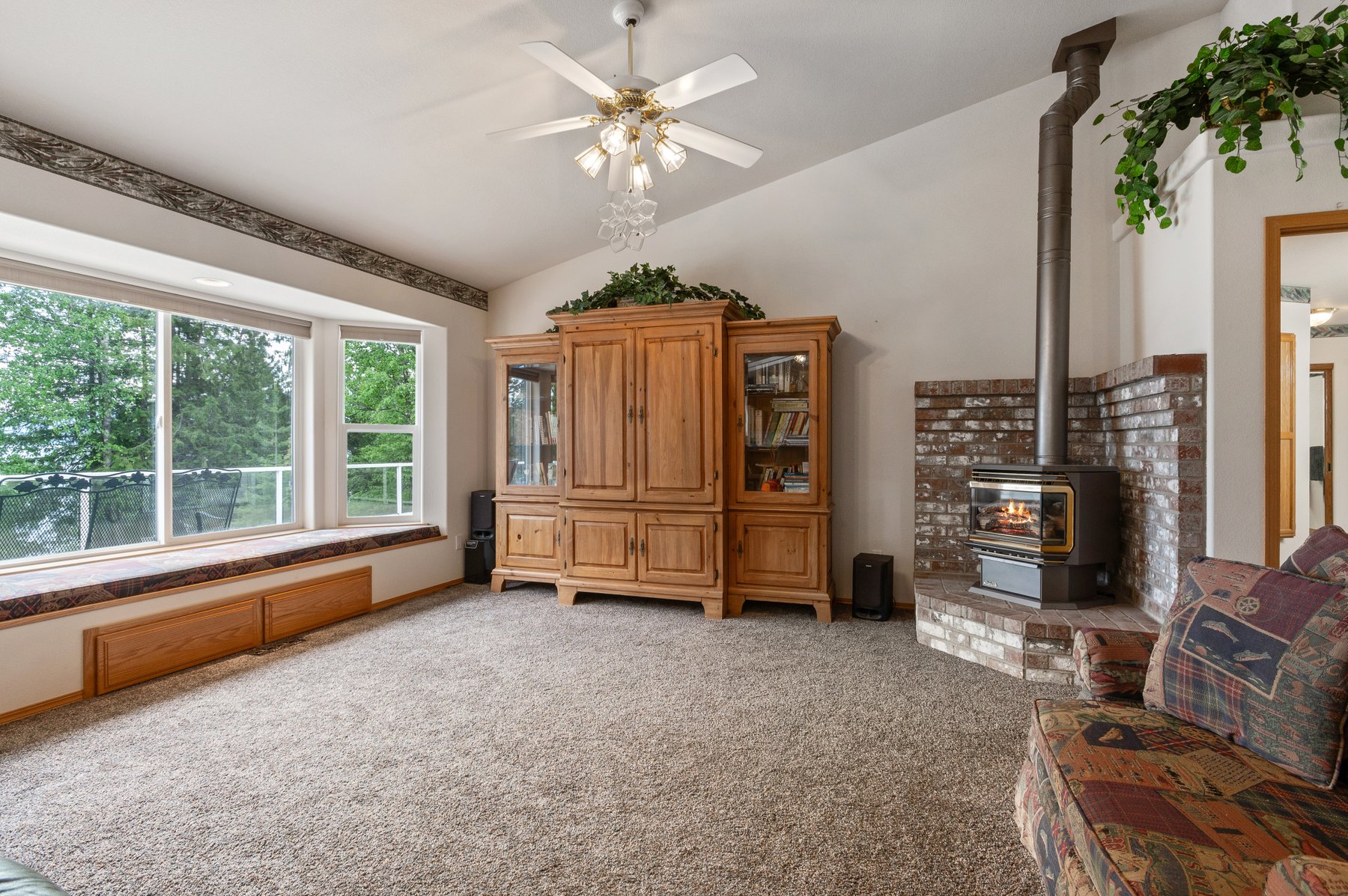 Sandpoint, Idaho, 83864, United States, 4 Bedrooms Bedrooms, ,4 BathroomsBathrooms,Residential,For Sale,1834691