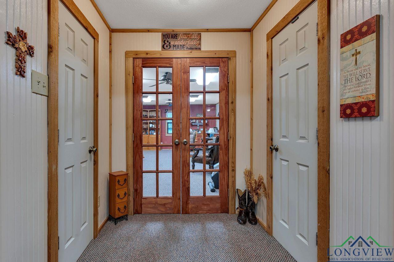 Marshall, Texas, 75672, United States, 3 Bedrooms Bedrooms, ,3 BathroomsBathrooms,Residential,For Sale,1906787