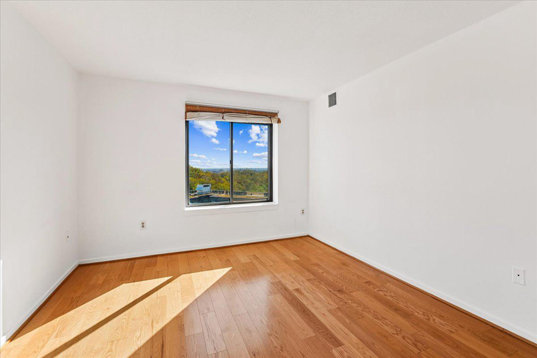  2111 Wisconsin Avenue NW, Washington, DC, 20007 - 物件實景